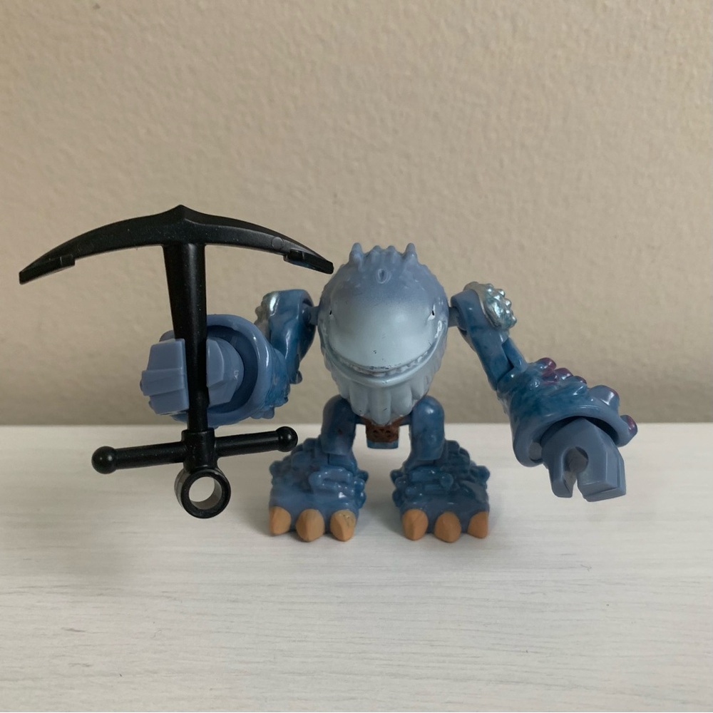 Mega Bloks Skylanders Giants Thumpback Figure from Chompy Bot Attack Set 95416